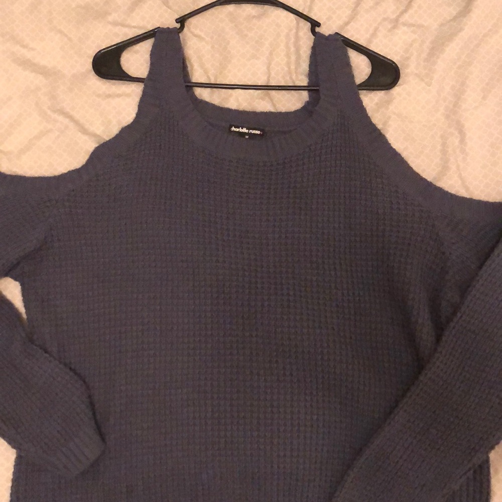 Cold shoulder knit lightweight sweater